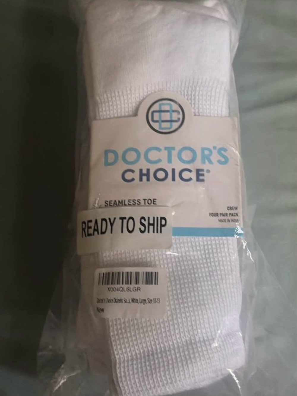 Diabetes White Crew Athletic Socks - Seamless Toe (4-Pack)